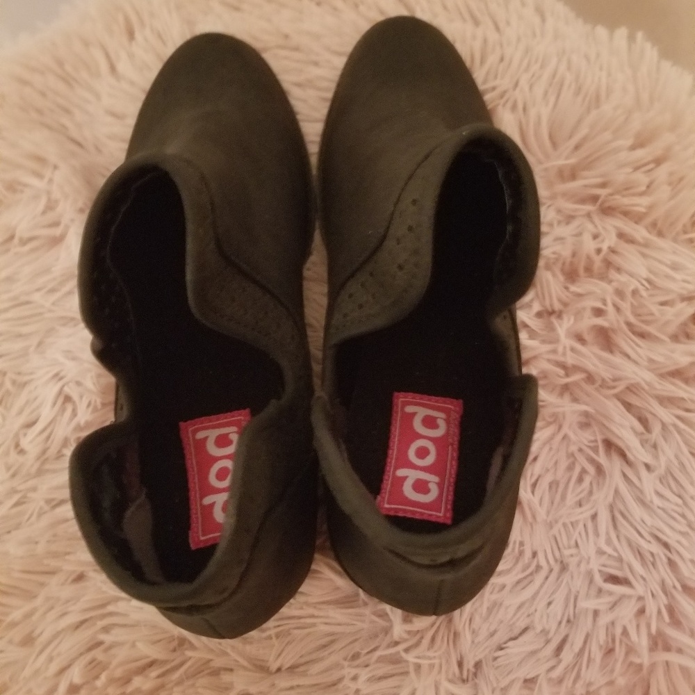 NWOT POP Slip On Shooties